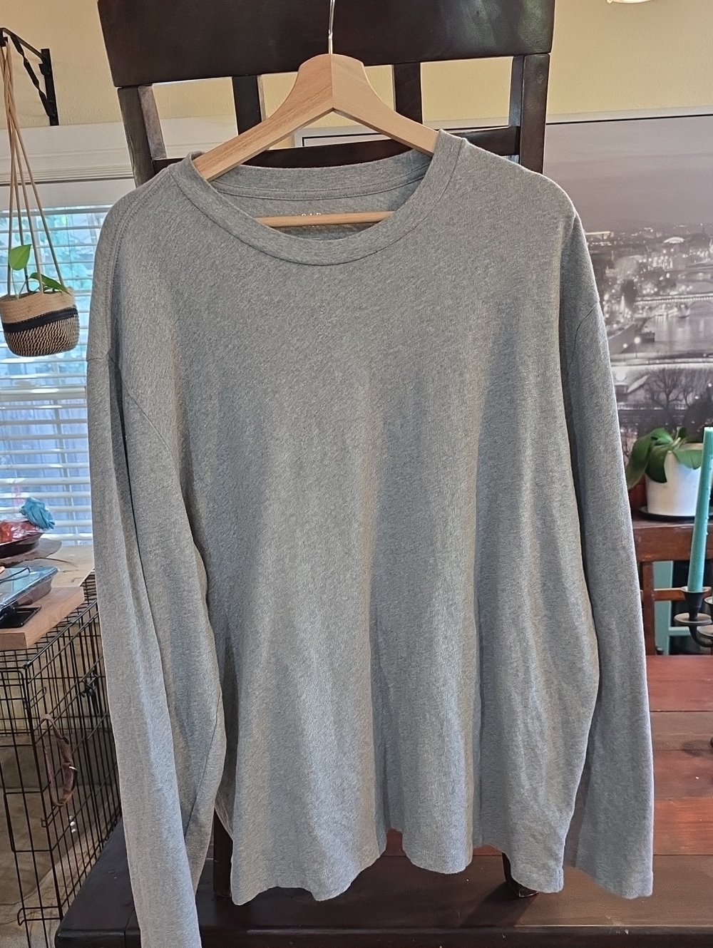 GAP Men's Long-Sleeve Crewneck Shirt in Light Heather Gray